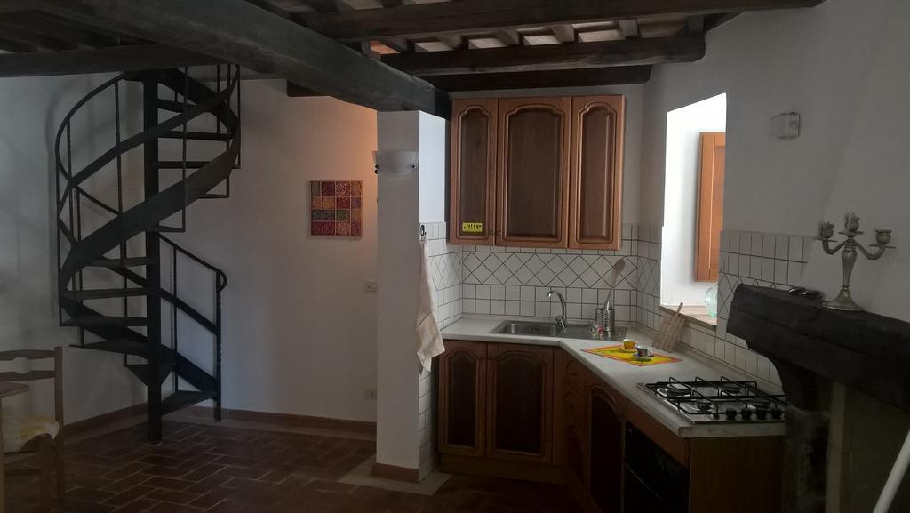 La Loggia Del Capitano - Rione Capisotto Lägenhet Pitigliano Exteriör bild