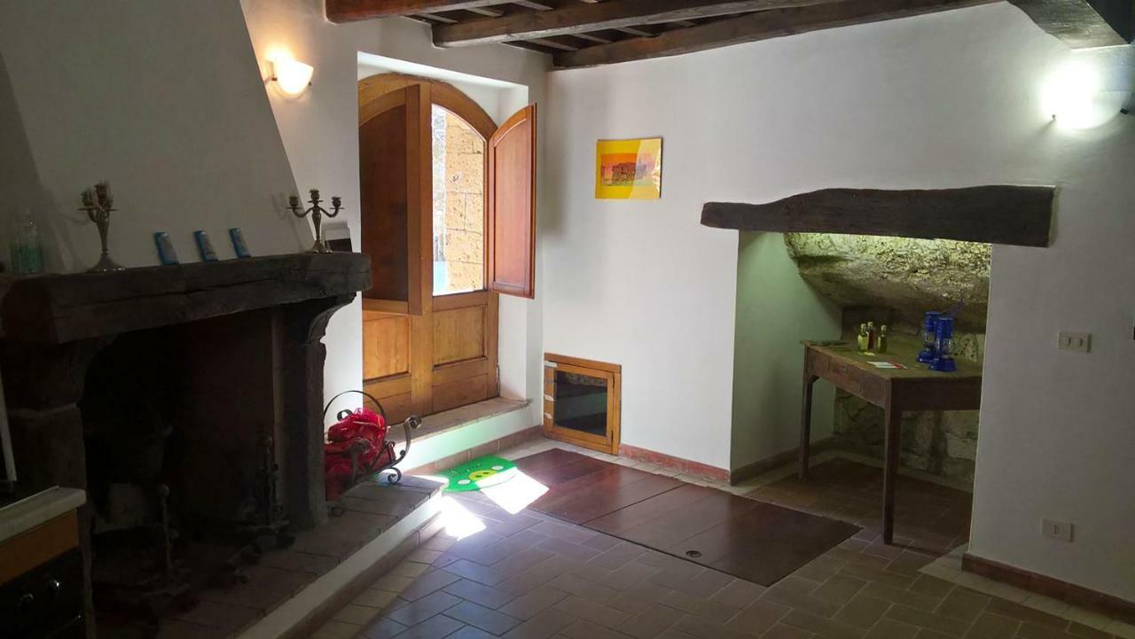 La Loggia Del Capitano - Rione Capisotto Lägenhet Pitigliano Exteriör bild