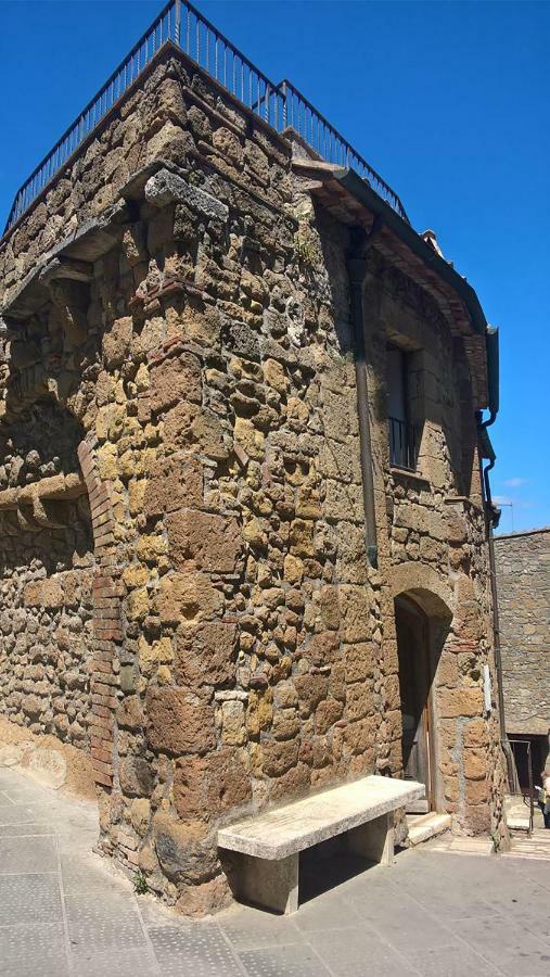 La Loggia Del Capitano - Rione Capisotto Lägenhet Pitigliano Exteriör bild