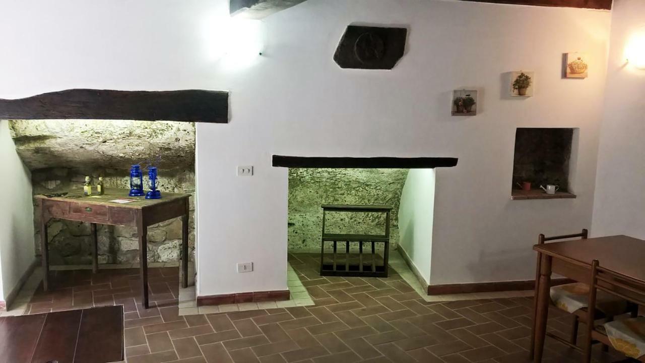 La Loggia Del Capitano - Rione Capisotto Lägenhet Pitigliano Exteriör bild