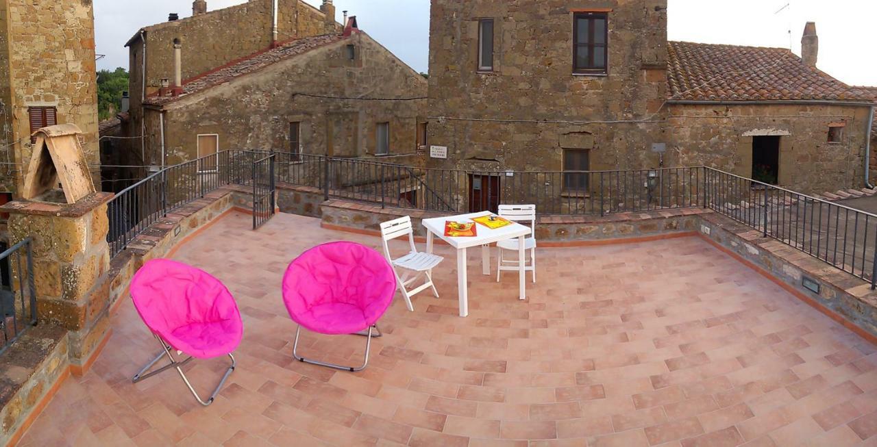 La Loggia Del Capitano - Rione Capisotto Lägenhet Pitigliano Exteriör bild